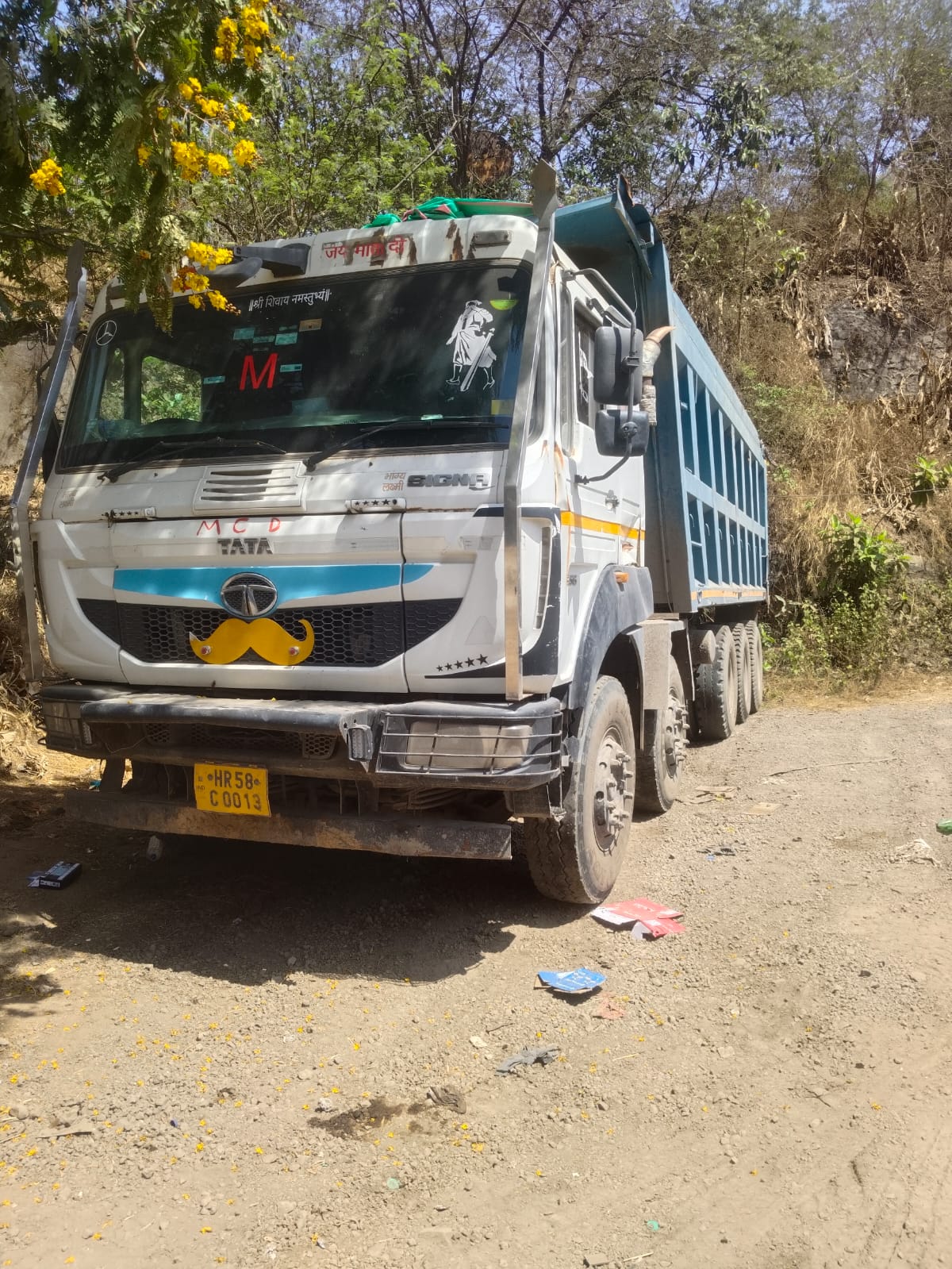 Hiring: 16-Wheeler Tipper Drivers for Adani Coal Mines | Singrauli, MP Vacancy - Mein2 Drivers